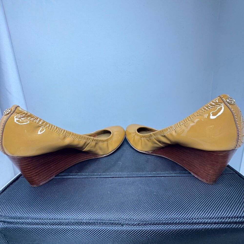 Tory Burch Eddie Ballet Wedges – Size 7M – Patent Leather Gold Medallion - Picture 8 of 14